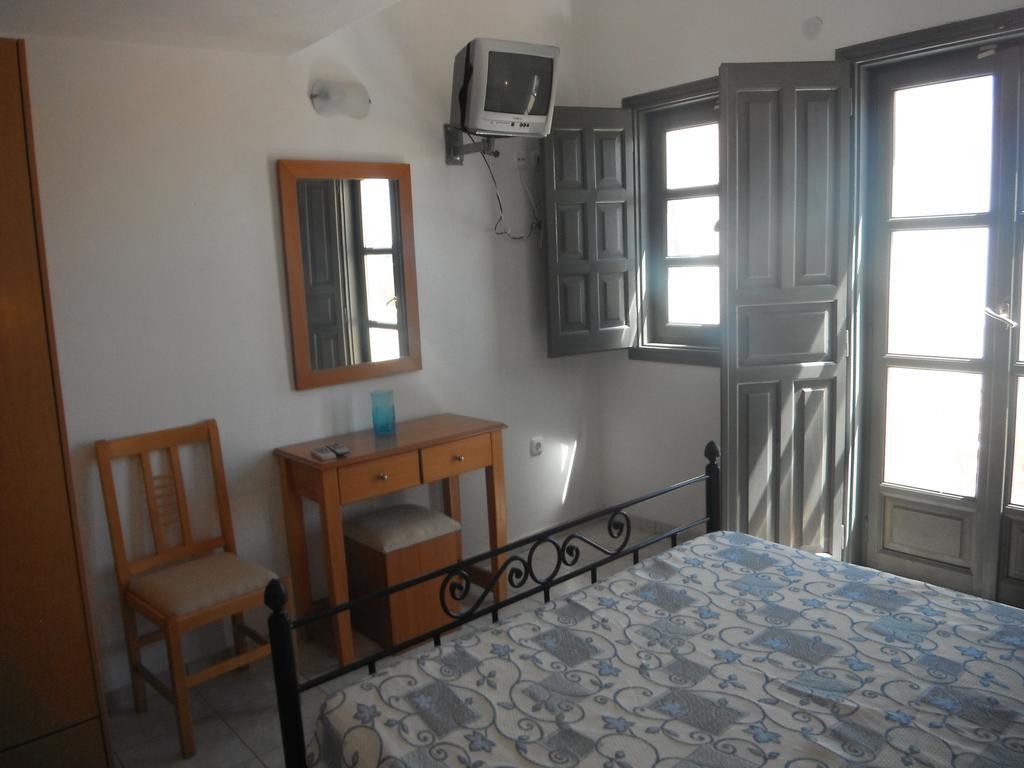 Dagris Villa Studios Kamári Стая снимка